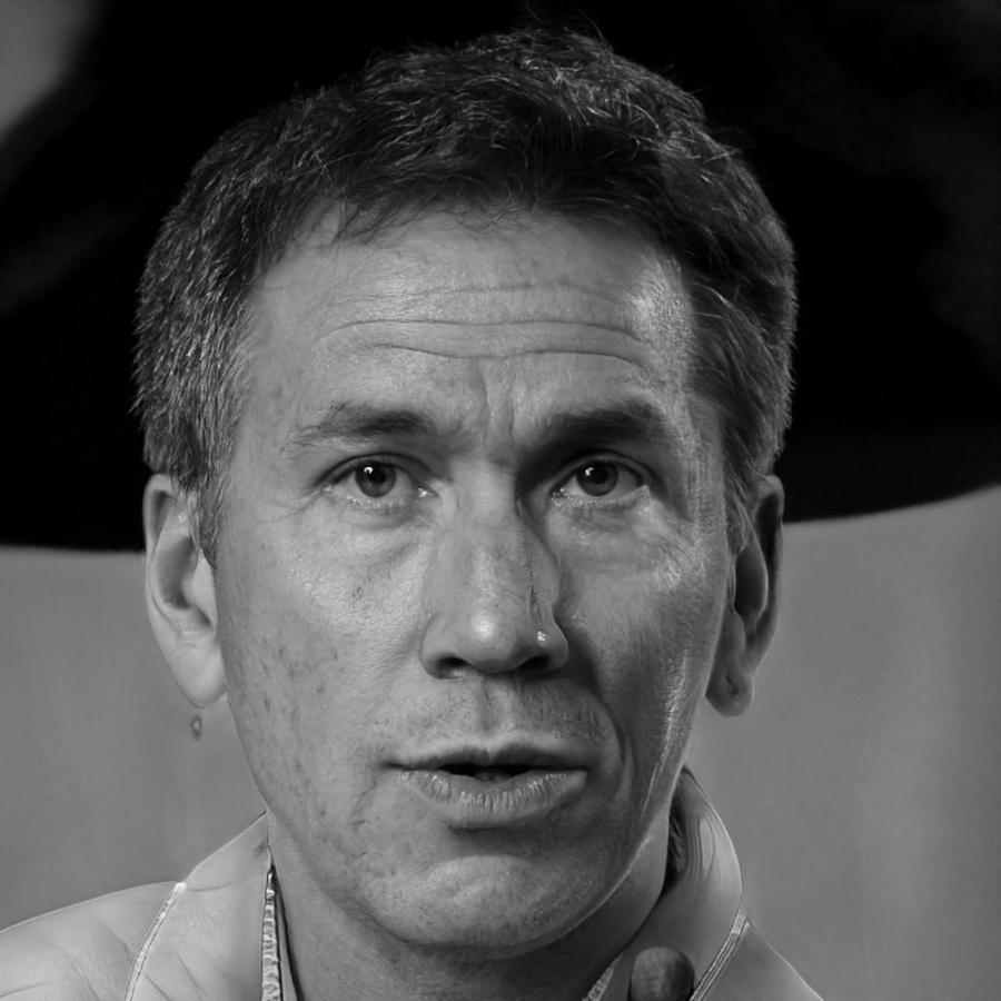 Dr. Marcus Weber - Finanzanalyst